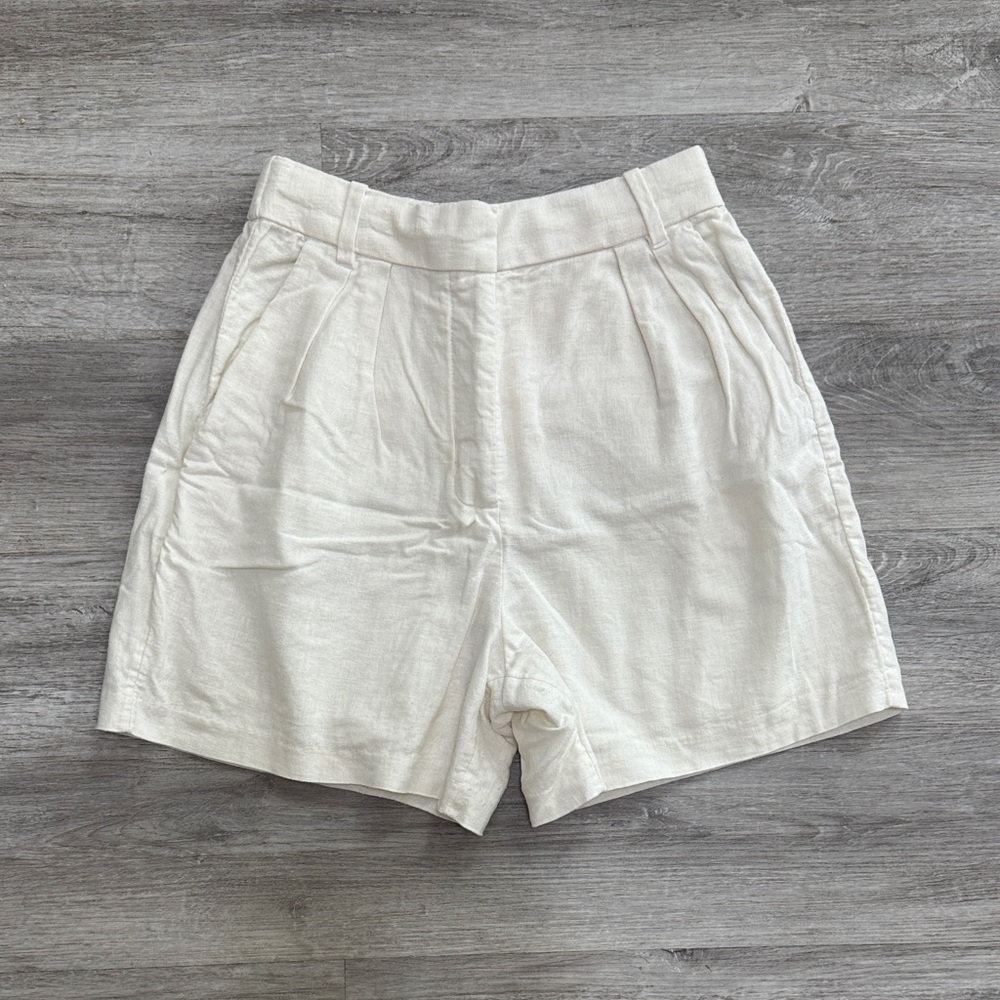 Women's Cream Shorts